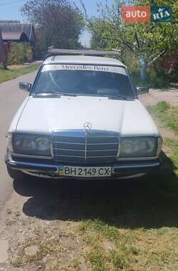 Седан Mercedes-Benz E-Class 1982 в Одессе