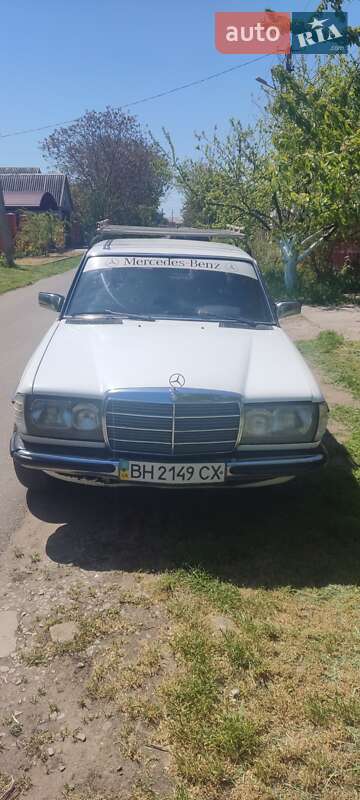 Седан Mercedes-Benz E-Class 1982 в Одессе