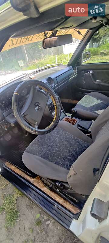 Седан Mercedes-Benz E-Class 1982 в Одессе