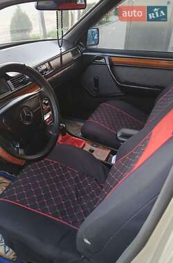 Седан Mercedes-Benz E-Class 1993 в 