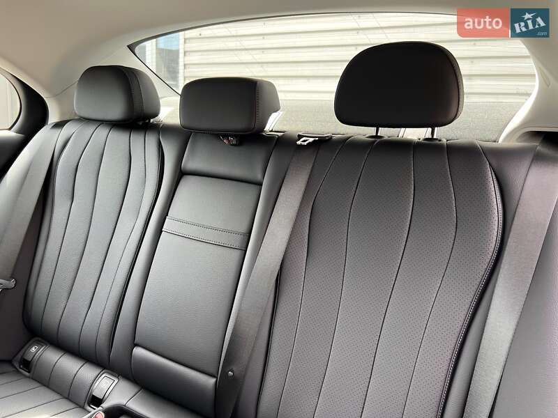 Седан Mercedes-Benz E-Class 2024 в Киеве