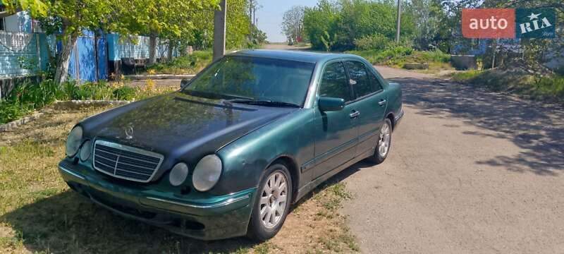 Mercedes-Benz E-Class 1996