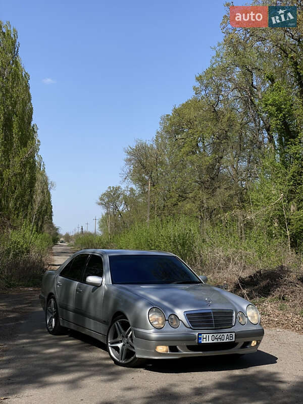 Седан Mercedes-Benz E-Class 2000 в Семенівці