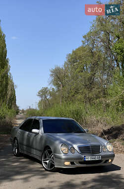 Седан Mercedes-Benz E-Class 2000 в 