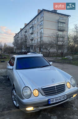 Седан Mercedes-Benz E-Class 2000 в 