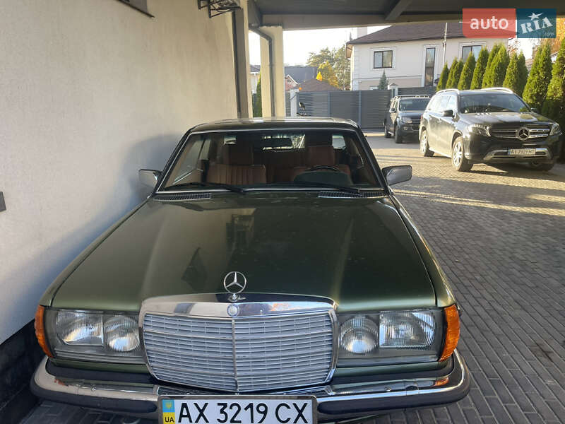 Mercedes-Benz E-Class 1981