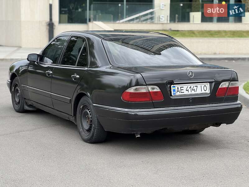 Седан Mercedes-Benz E-Class 1997 в Дніпрі