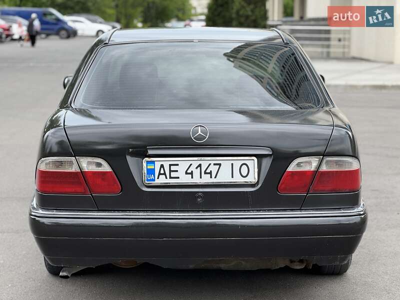 Седан Mercedes-Benz E-Class 1997 в Дніпрі