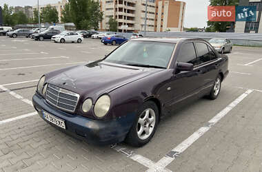 Седан Mercedes-Benz E-Class 1998 в Киеве