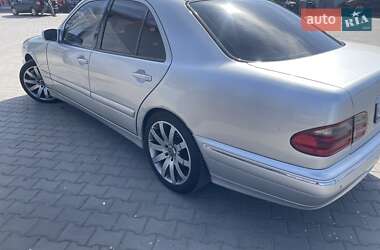 Седан Mercedes-Benz E-Class 2001 в 