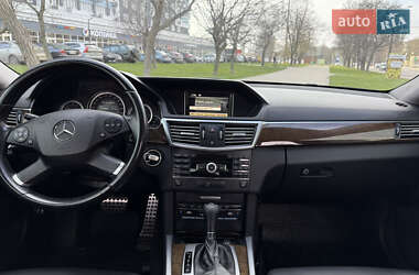 Седан Mercedes-Benz E-Class 2010 в 