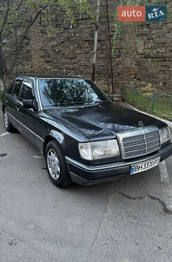 Седан Mercedes-Benz E-Class 1990 в 