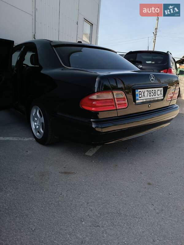 Седан Mercedes-Benz E-Class 2001 в Хмільнику