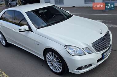 Седан Mercedes-Benz E-Class 2011 в 