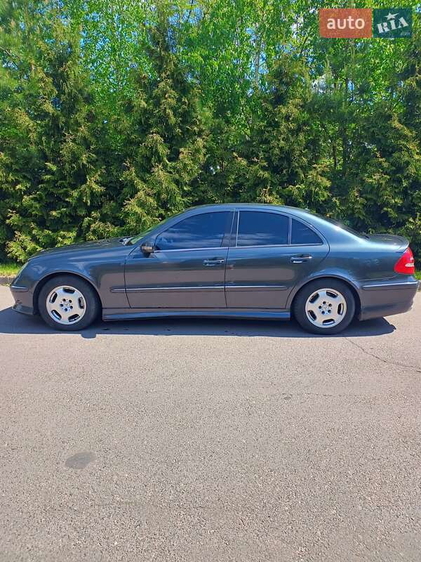 Mercedes-Benz E-Class 2005