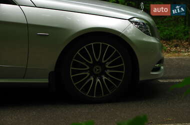 Седан Mercedes-Benz E-Class 2011 в 