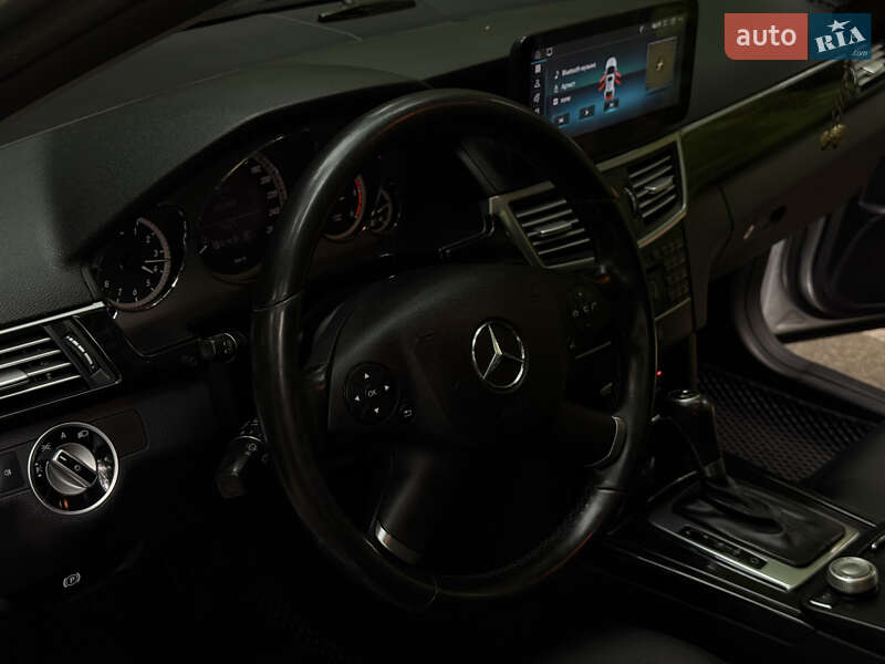 Седан Mercedes-Benz E-Class 2011 в Харькове