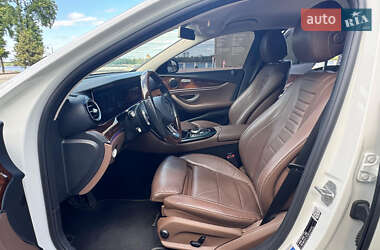 Седан Mercedes-Benz E-Class 2016 в 