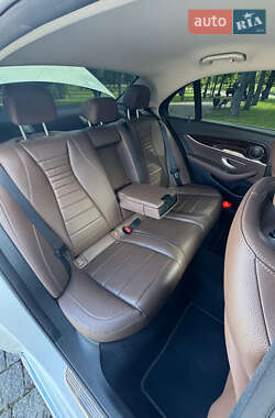 Седан Mercedes-Benz E-Class 2016 в 