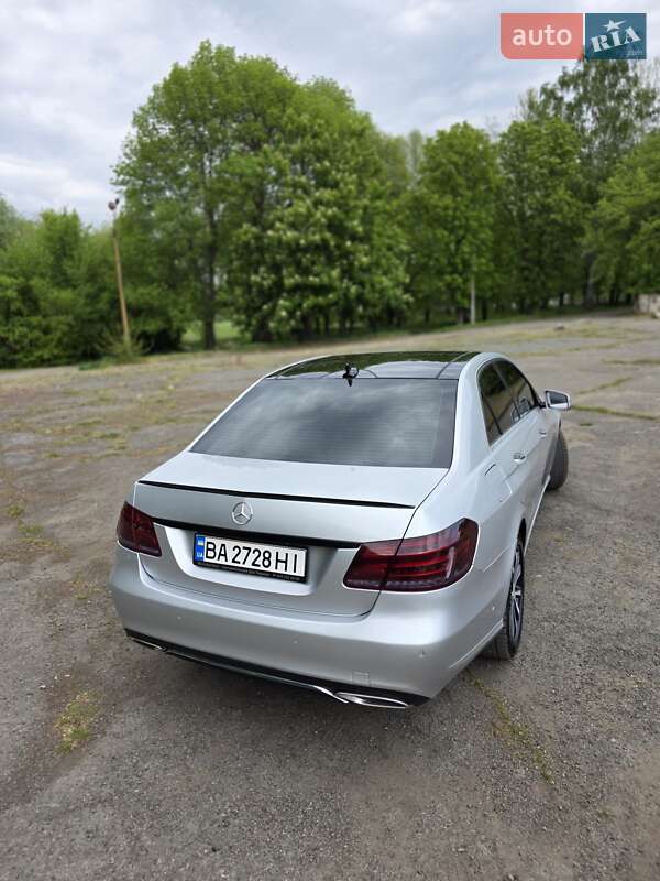 Седан Mercedes-Benz E-Class 2013 в Умані