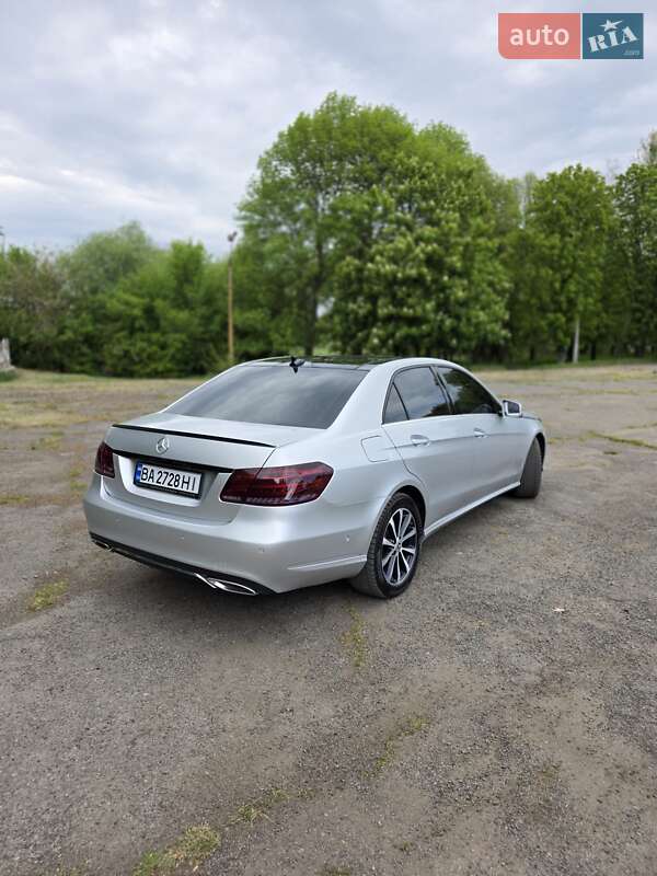 Седан Mercedes-Benz E-Class 2013 в Умані