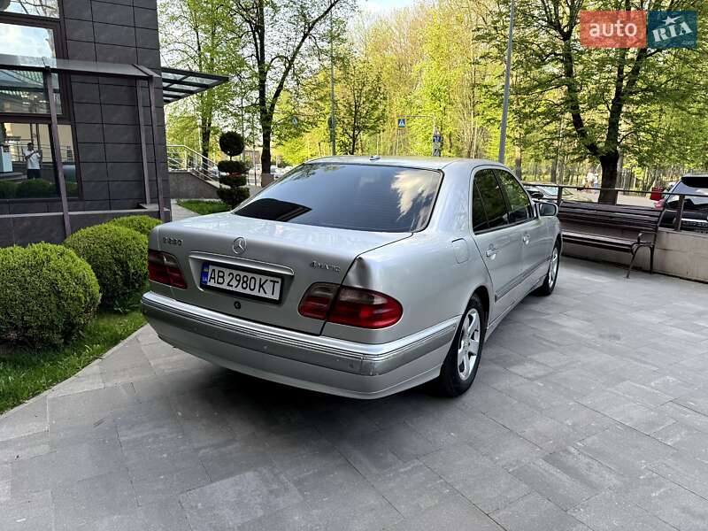 Седан Mercedes-Benz E-Class 2000 в Виннице