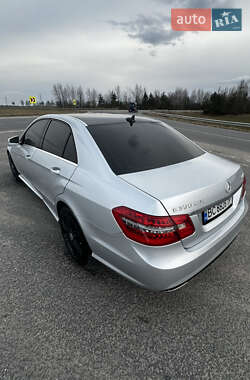 Седан Mercedes-Benz E-Class 2010 в 