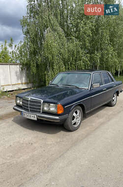 Седан Mercedes-Benz E-Class 1983 в Ровно