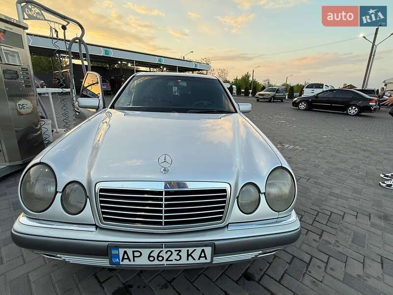 Седан Mercedes-Benz E-Class 1996 в 
