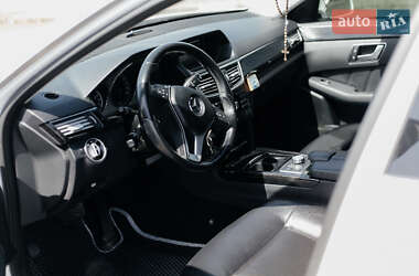 Седан Mercedes-Benz E-Class 2012 в 