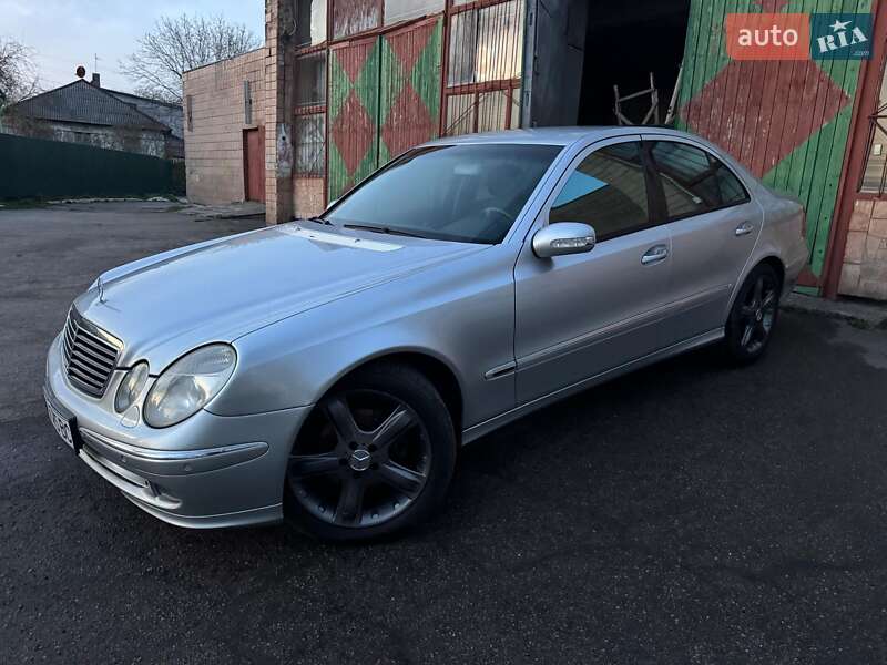 Седан Mercedes-Benz E-Class 2005 в 