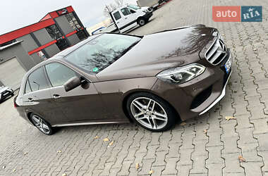 Седан Mercedes-Benz E-Class 2013 в Черновцах