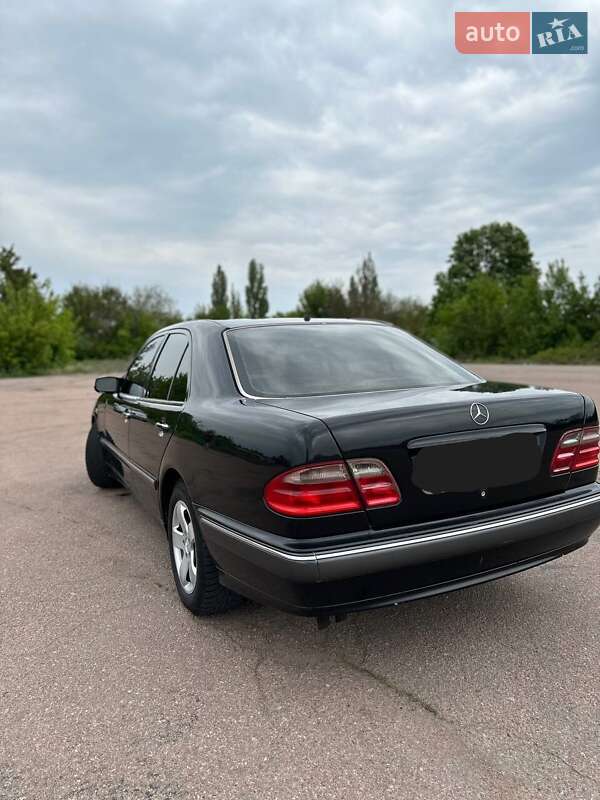 Седан Mercedes-Benz E-Class 1999 в Києві