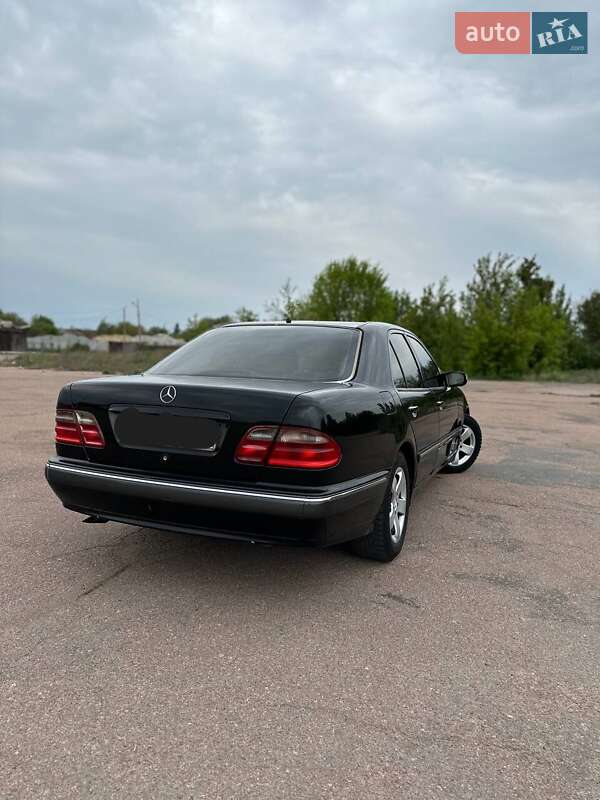 Седан Mercedes-Benz E-Class 1999 в Києві