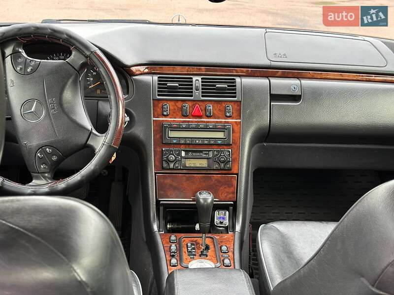 Седан Mercedes-Benz E-Class 1999 в Києві