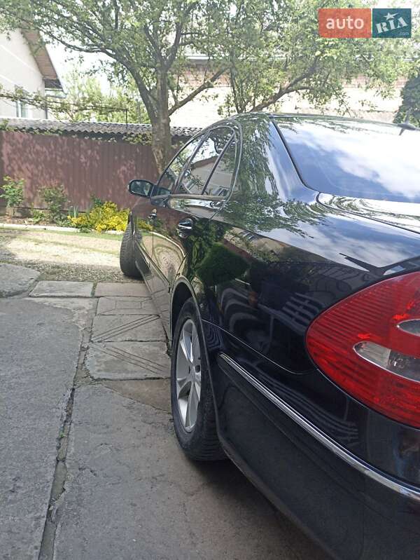 Седан Mercedes-Benz E-Class 2004 в Ивано-Франковске
