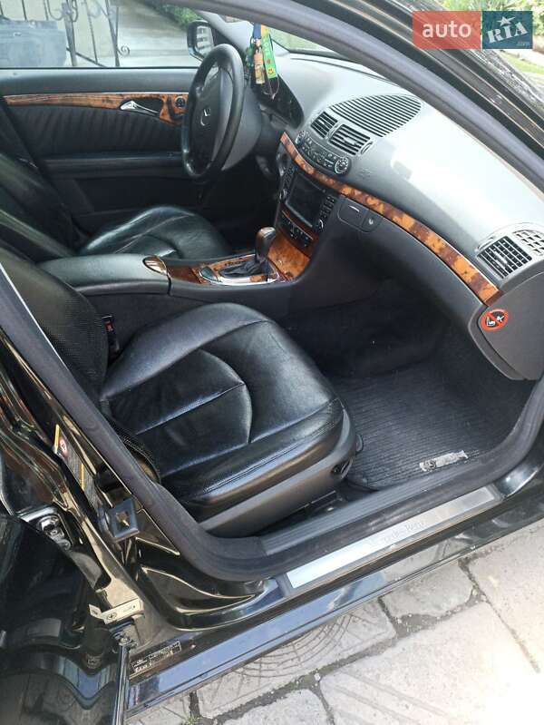 Седан Mercedes-Benz E-Class 2004 в Ивано-Франковске