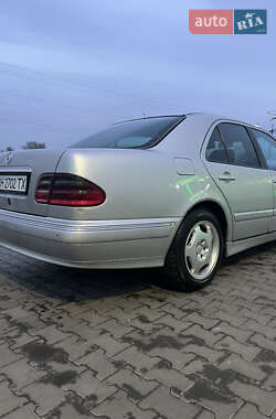 Седан Mercedes-Benz E-Class 2001 в 