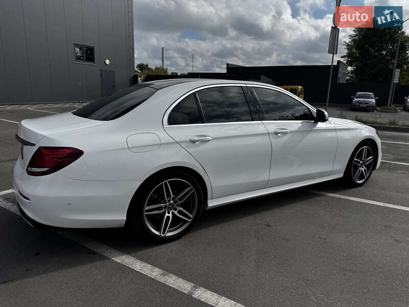 Седан Mercedes-Benz E-Class 2018 в Києві