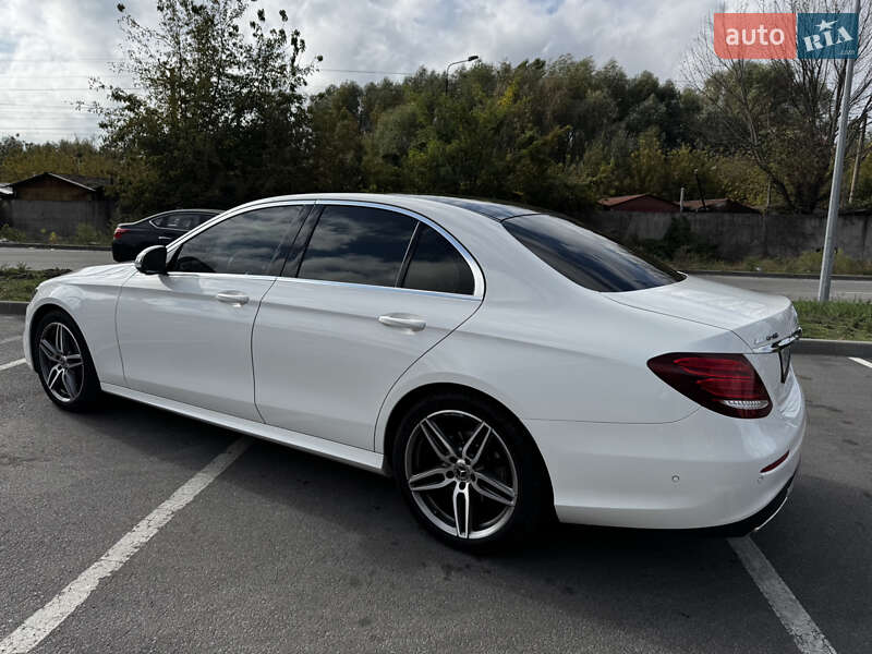 Седан Mercedes-Benz E-Class 2018 в Києві