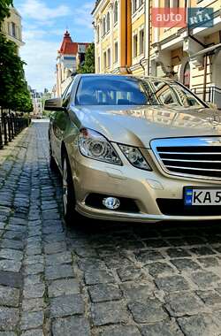 Седан Mercedes-Benz E-Class 2011 в Киеве