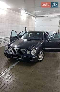 Седан Mercedes-Benz E-Class 2001 в 