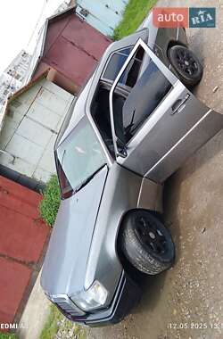 Седан Mercedes-Benz E-Class 1989 в 