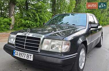 Седан Mercedes-Benz E-Class 1992 в Умани