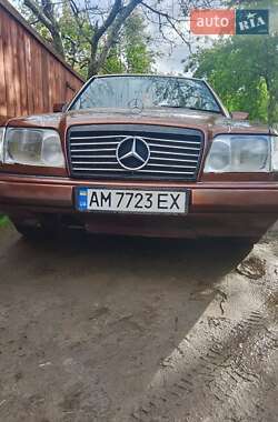 Седан Mercedes-Benz E-Class 1993 в Ровно