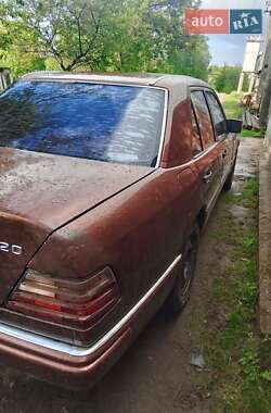 Седан Mercedes-Benz E-Class 1993 в 
