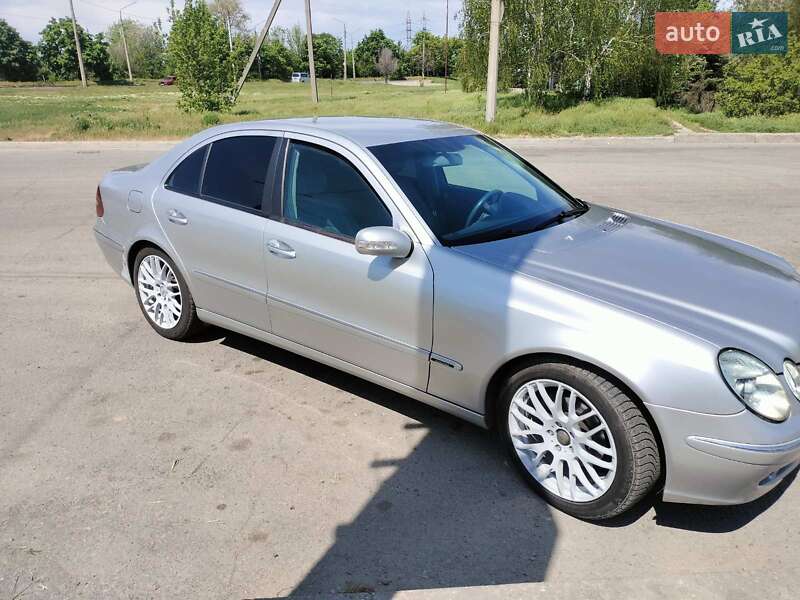 Седан Mercedes-Benz E-Class 2005 в Запорожье