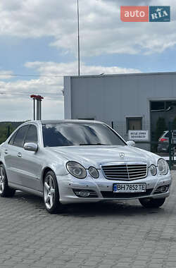 Седан Mercedes-Benz E-Class 2002 в Киеве