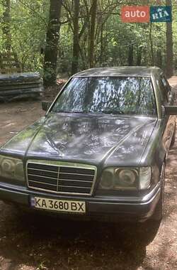 Седан Mercedes-Benz E-Class 1993 в Первомайске