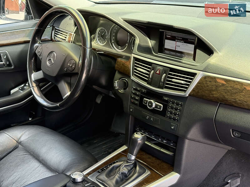 Седан Mercedes-Benz E-Class 2013 в Кременце
